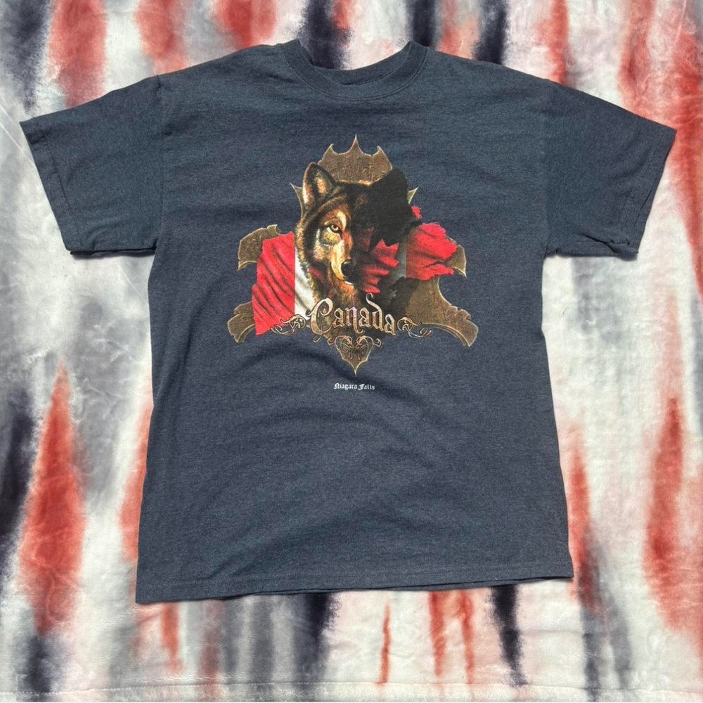 1990s Canada Wolf Niagara Falls graphic t-shirt Size medium